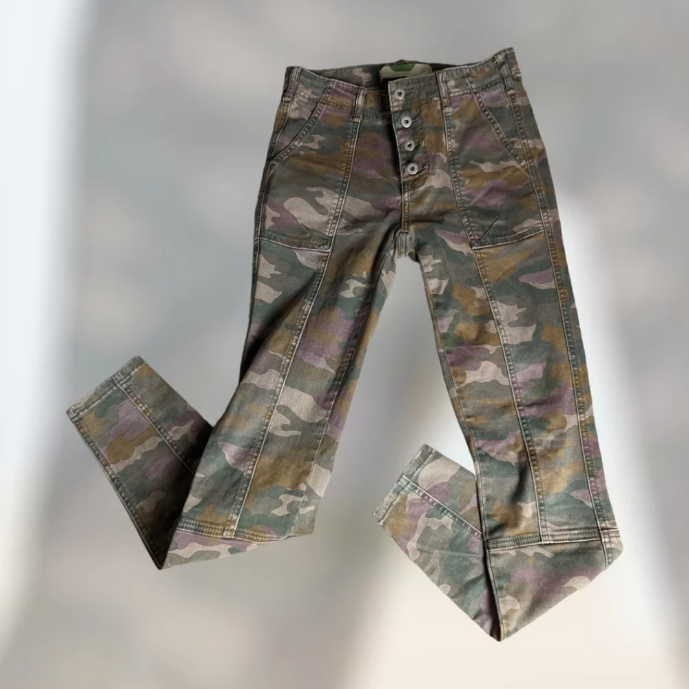 Anthropologie Camo Pant - Picture 2 of 4